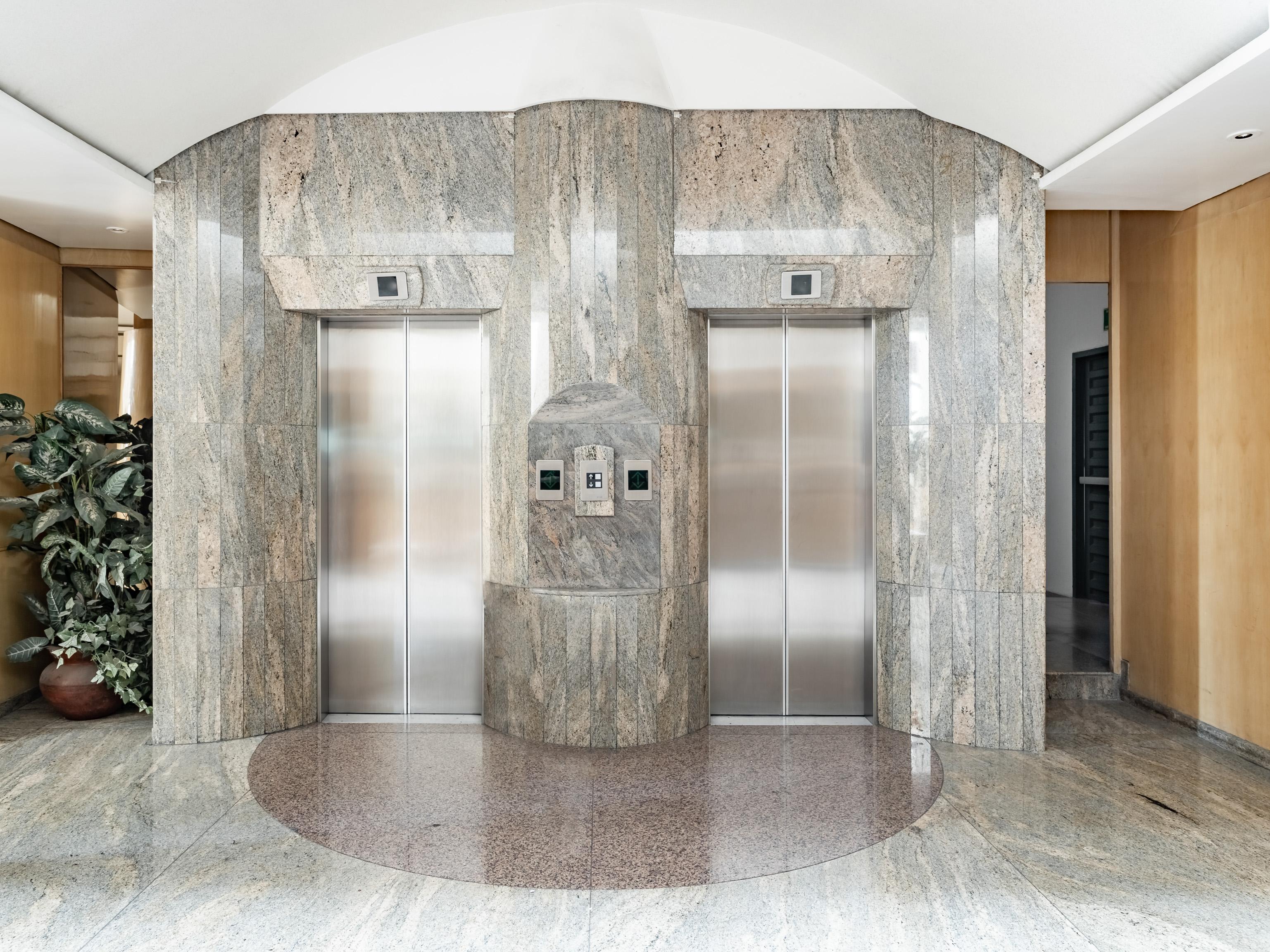 Capital O Andrade, Mexico by Eksteriør bilde Elevators in a hotel